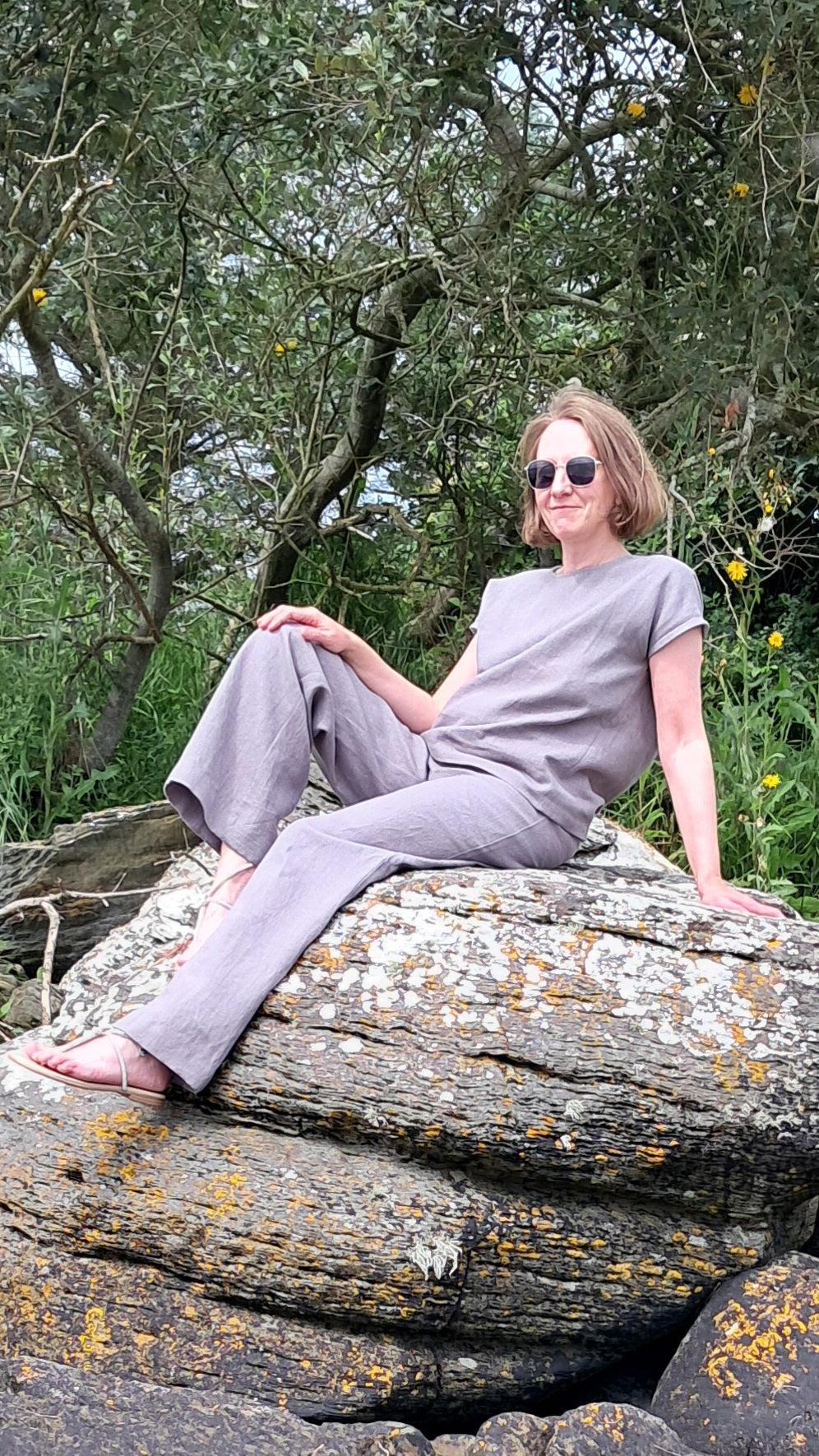Heavyweight linen top with short sleeves and flattering back tab