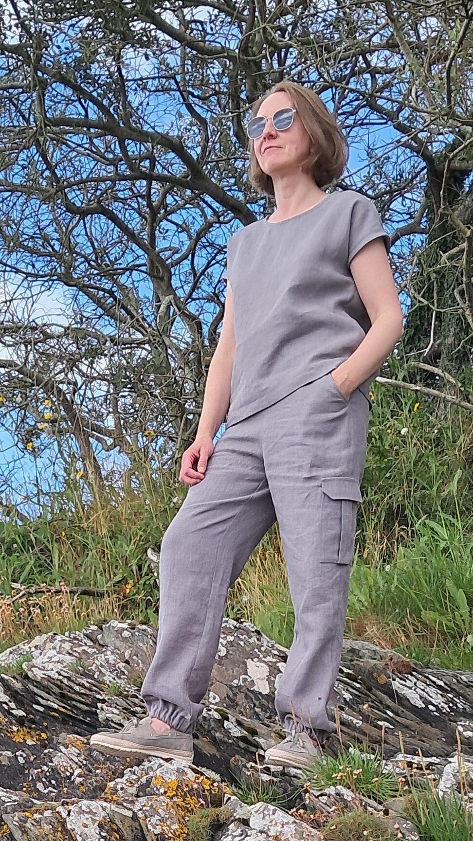 Relaxed Fit Linen Cargo Trousers
